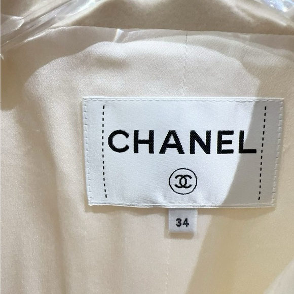 Authentic CHANEL Women's Cream Double-Breasted Pea Coat - Picture 4 of 7
